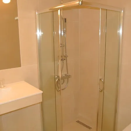 Riverside Villa Polis