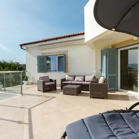 Villa Riverside *