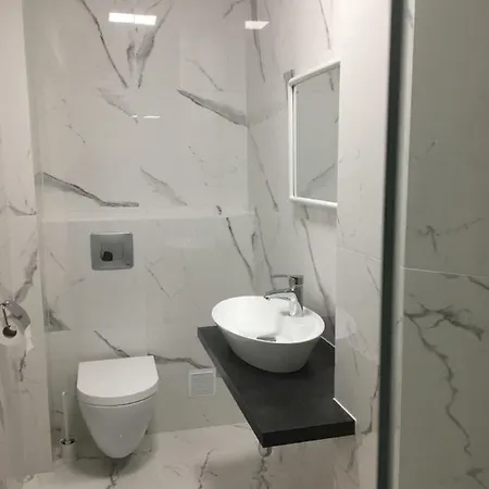 Vila Riverside Polis